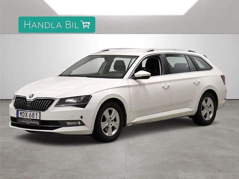 Vit Begagnad 2016 Skoda Superb Style Kombi | 119 900 kr (Marknadspris) - Bild 1/4