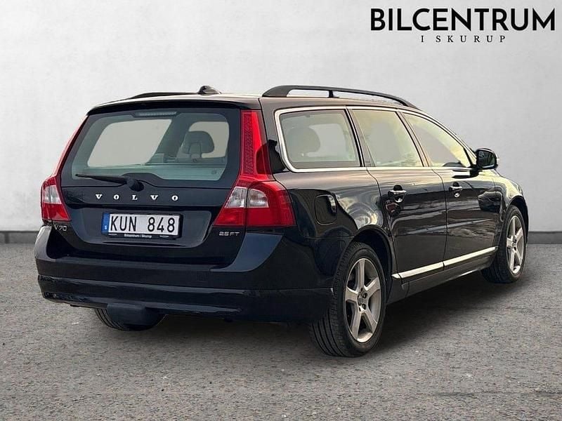 Begagnad Volvo V70 Momentum 231 HK (169 kW) 2011 Svart metallic Kombi