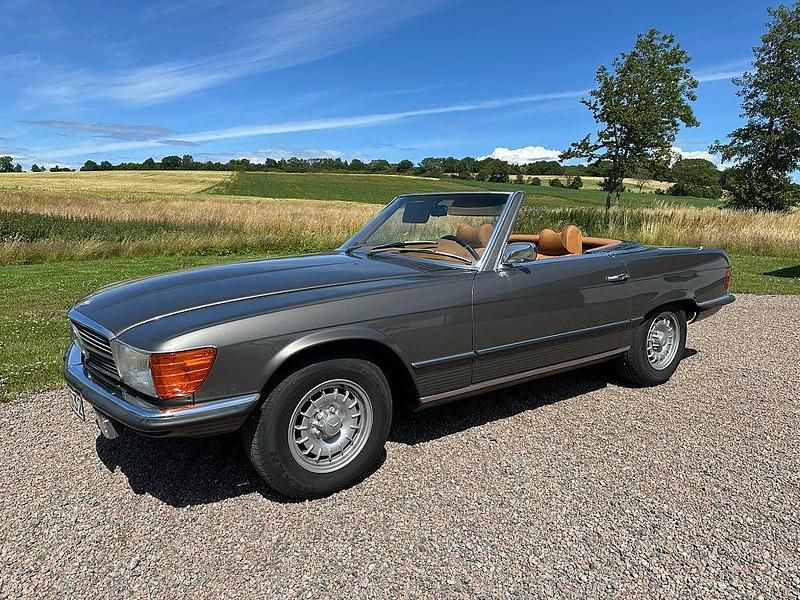 Mörkgrå Begagnad 1975 Mercedes SL450 Cab | 349 000 kr - Bild 1/4
