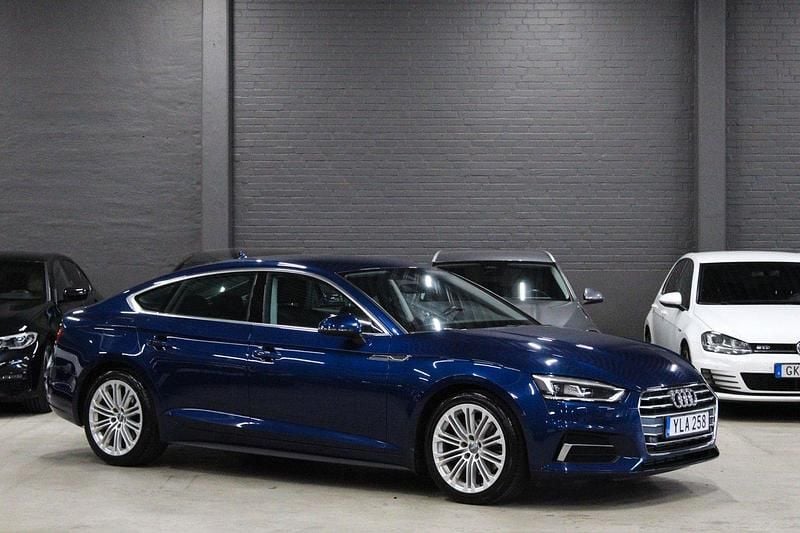 Blå Begagnad 2017 Audi A5 Sportback Proline Halvkombi | 229 900 kr (Dyr) - Bild 1/4