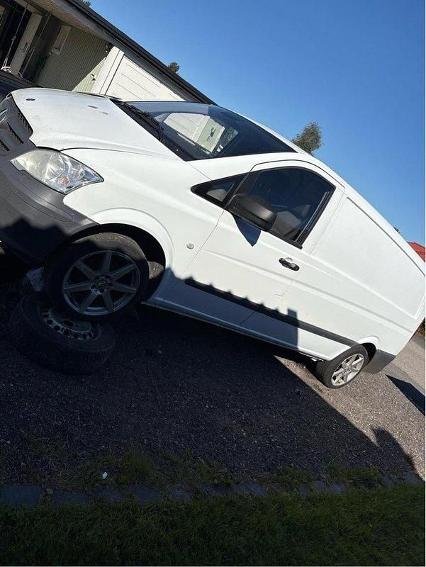 Vit Begagnad 2012 Mercedes Vito Minibuss | 5 000 kr - Bild 1/4