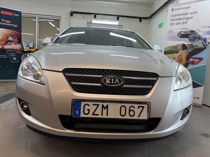 Begagnad Kia Ceed Sportswagon EX 116 HK (85 kW) 2008 Silver Kombi