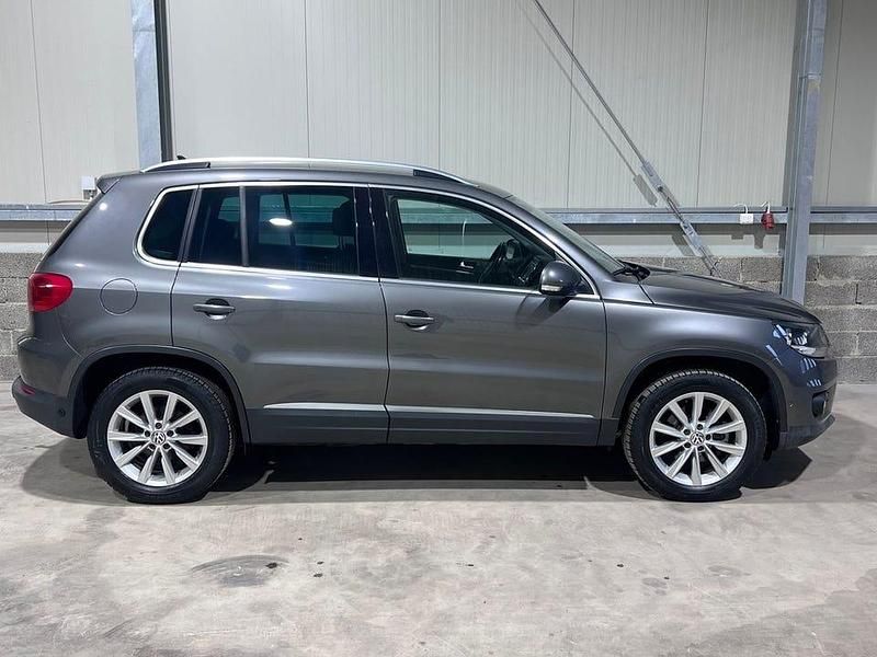 Begagnad VW Tiguan Sportline 177 HK (130 kW) 2014 Mörkgrå SUV