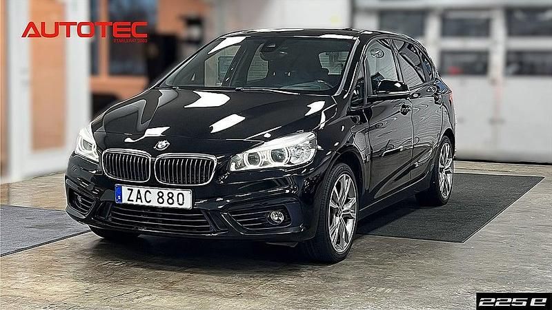 Svart Begagnad 2017 BMW 225 Sport Line Kombi | 164 500 kr - Bild 1/4