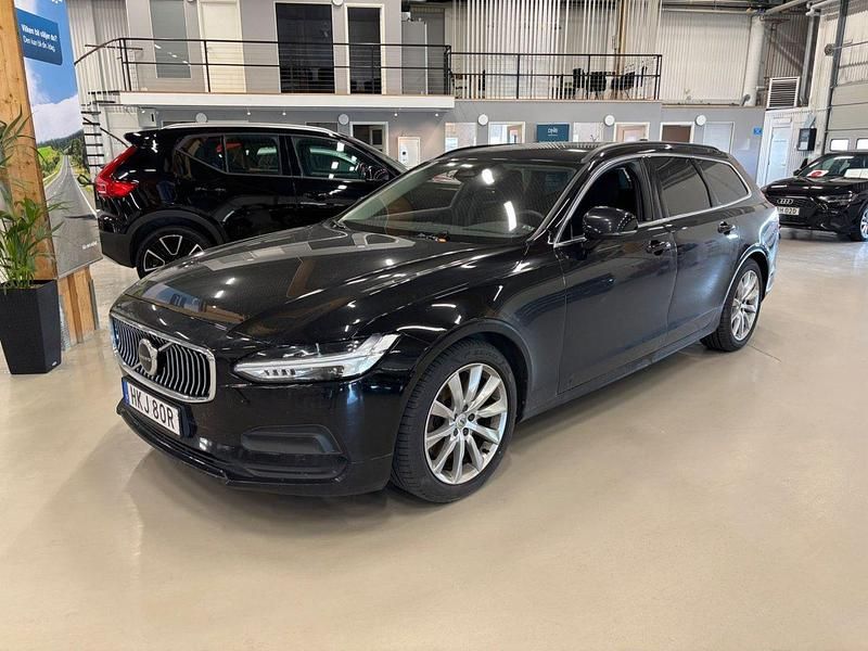 Svart Begagnad 2022 Volvo V90 Momentum Kombi | 299 000 kr (Bra pris) - Bild 1/4