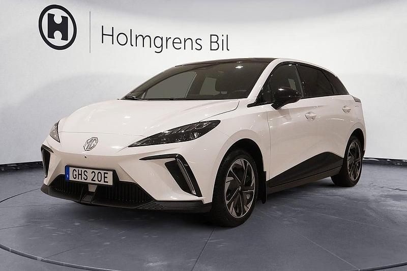 Begagnad MG MG4 EV Luxury 150 kW (204 HK) 2022 Dover white Halvkombi