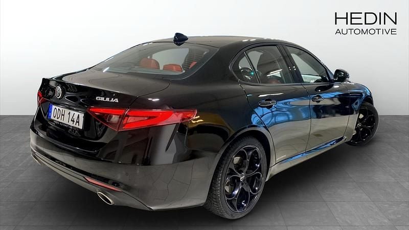 Begagnad Alfa Romeo Giulia Super 201 HK (147 kW) 2019 Svart Sedan