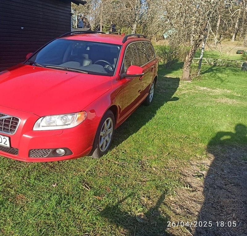 Röd Begagnad 2012 Volvo V70 Kombi | 59 000 kr (Superpris) - Bild 1/4