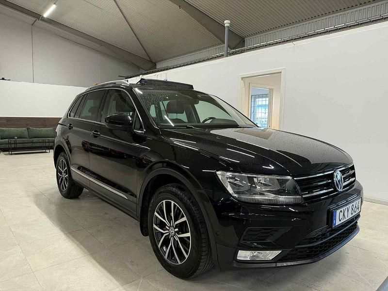 Svart Begagnad 2016 VW Tiguan SUV | 129 900 kr - Bild 1/4