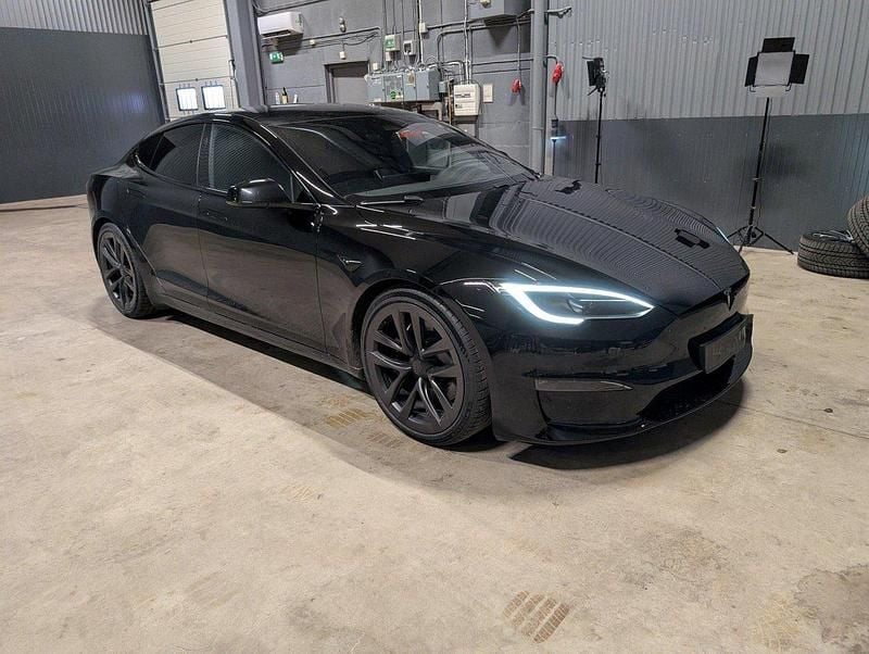 Svart Begagnad 2023 Tesla Model S Plaid Sedan | 779 000 kr (Bra pris) - Bild 1/4