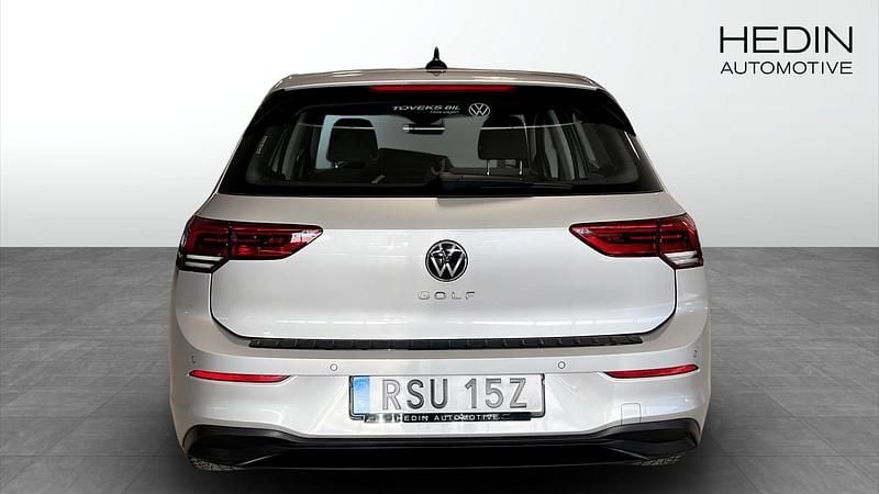 Begagnad VW Golf VIII 110 HK (80 kW) 2021 Silver Halvkombi