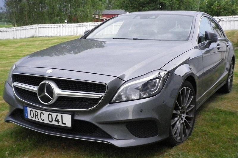 Grå Begagnad 2017 Mercedes CLS350 Sportkupé | 239 000 kr (Bra pris) - Bild 1/4