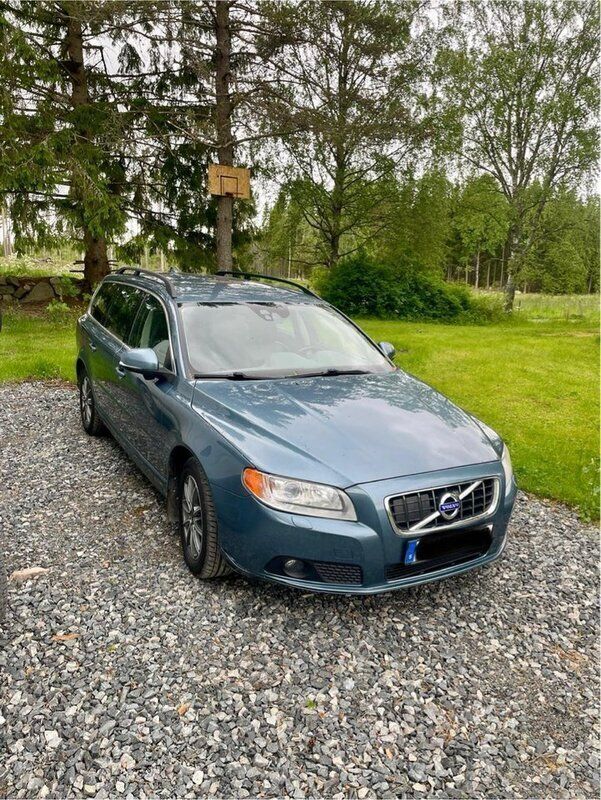 Blå Begagnad 2012 Volvo V70 Momentum Kombi | 85 000 kr (Bra pris) - Bild 1/4