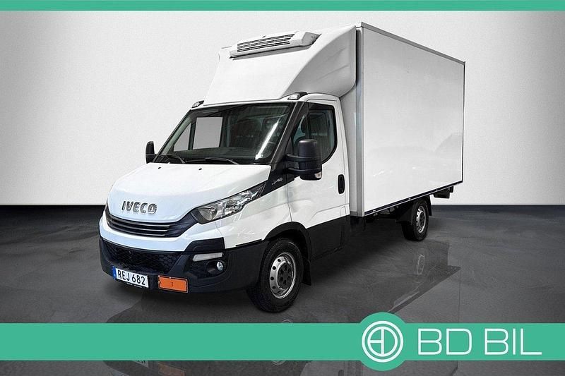 Vit Begagnad 2017 Iveco Daily Van | 249 900 kr (Marknadspris) - Bild 1/3
