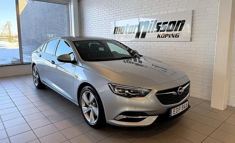 Grå Begagnad 2018 Opel Insignia Business Halvkombi | 189 500 kr (Marknadspris) - Bild 1/4