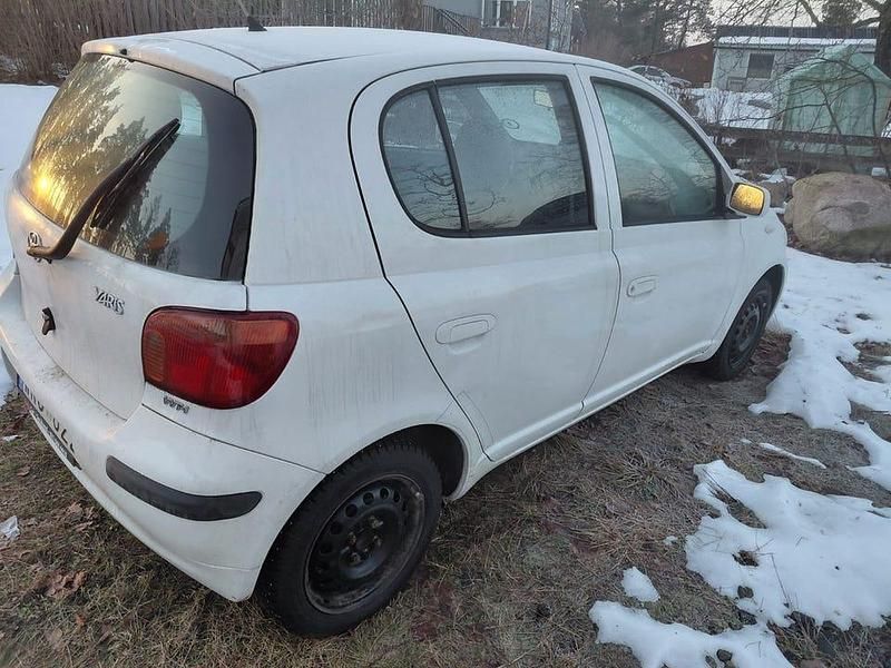 Begagnad Toyota Yaris 65 HK (47 kW) 2004