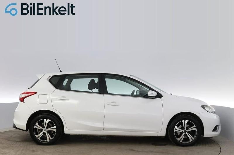 Begagnad Nissan Pulsar 116 HK (85 kW) 2015 Vit Halvkombi