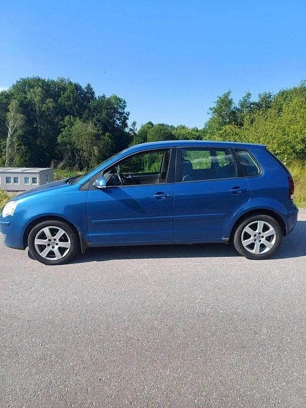 Blå Begagnad 2008 VW Polo Halvkombi | 27 000 kr (Bra pris) - Bild 1/4