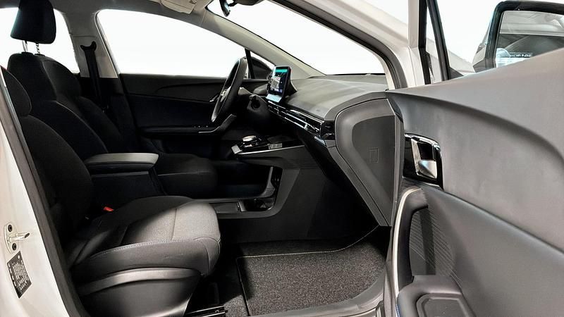 Begagnad MG MG4 EV 125 kW (170 HK) 2024 Vit Halvkombi