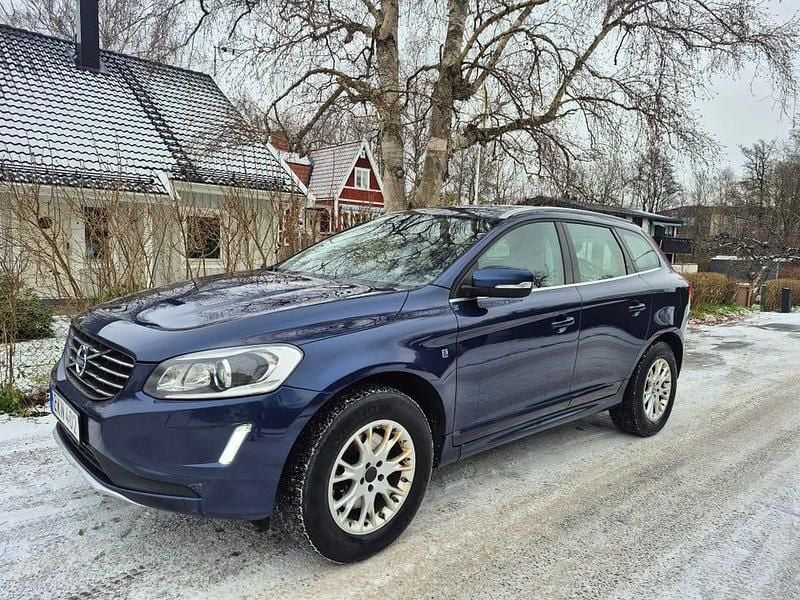 Ocean blue Begagnad 2015 Volvo XC60 Ocean Race SUV | 95 000 kr - Bild 1/4