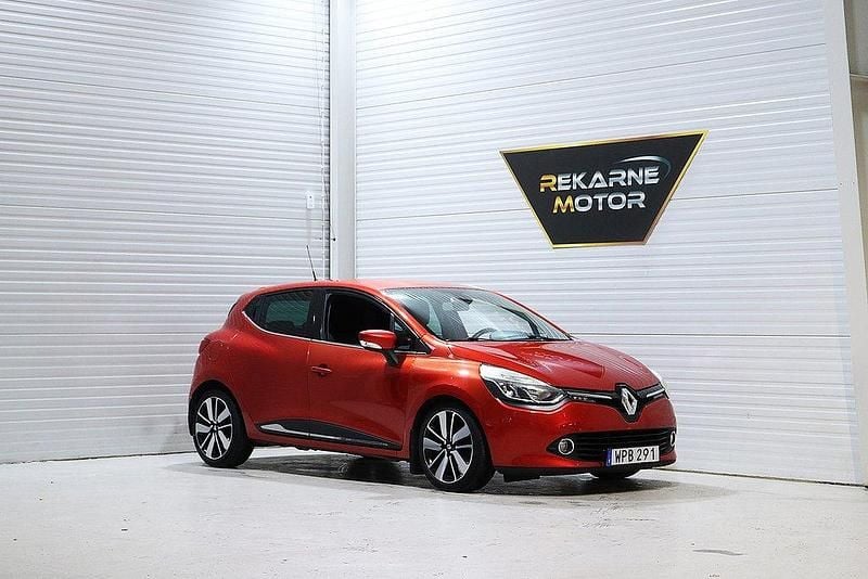 Röd Begagnad 2014 Renault Clio IV Halvkombi | 56 900 kr (Marknadspris) - Bild 1/3
