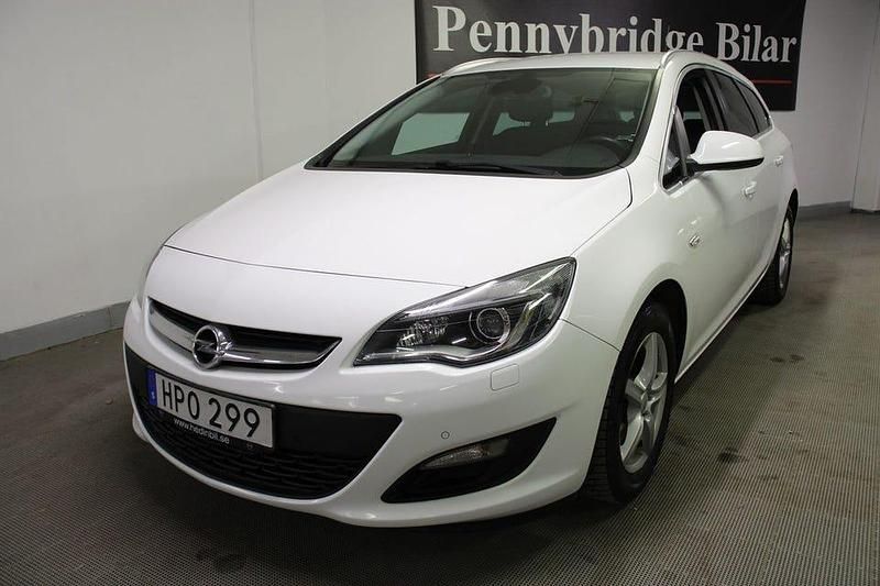 Vit Begagnad 2014 Opel Astra Enjoy Kombi | 79 000 kr (Marknadspris) - Bild 1/4