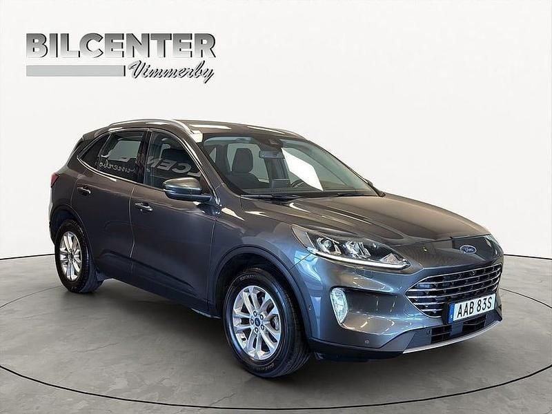 Grå Begagnad 2022 Ford Kuga Titanium SUV | 199 500 kr (Marknadspris) - Bild 1/4