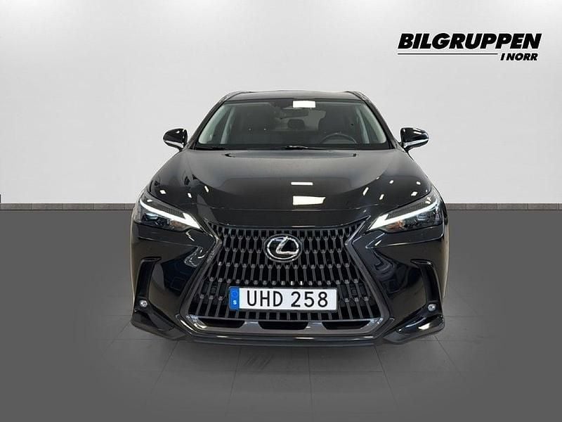 Begagnad Lexus NX450h+ Business Edition 309 HK (227 kW) 2022 Svart SUV