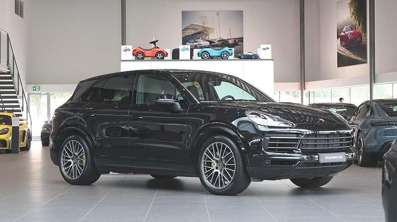 Svart Begagnad 2022 Porsche Cayenne SUV | 795 000 kr (Superpris) - Bild 1/4
