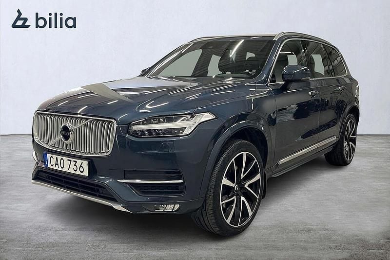 Mörkblå Begagnad 2017 Volvo XC90 Inscription SUV | 324 900 kr (Bra pris) - Bild 1/3