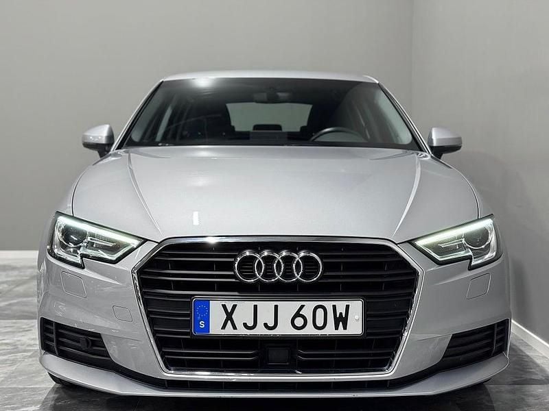 Begagnad Audi A3 Sportback Proline 116 HK (85 kW) 2019 Silver Halvkombi