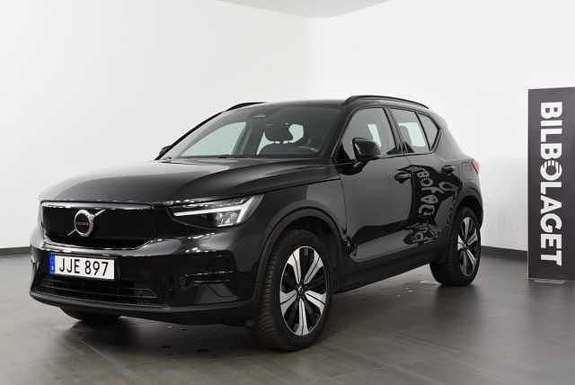 Svart Begagnad 2022 Volvo XC40 Core SUV | 309 800 kr - Bild 1/4