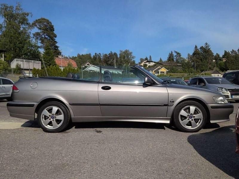 Begagnad Saab 9-3 Cabriolet 206 HK (151 kW) 2003 Ljusgrå Cab