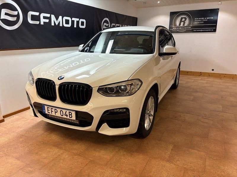 Vit Begagnad 2021 BMW X3 M Sport SUV | 429 900 kr (Marknadspris) - Bild 1/4