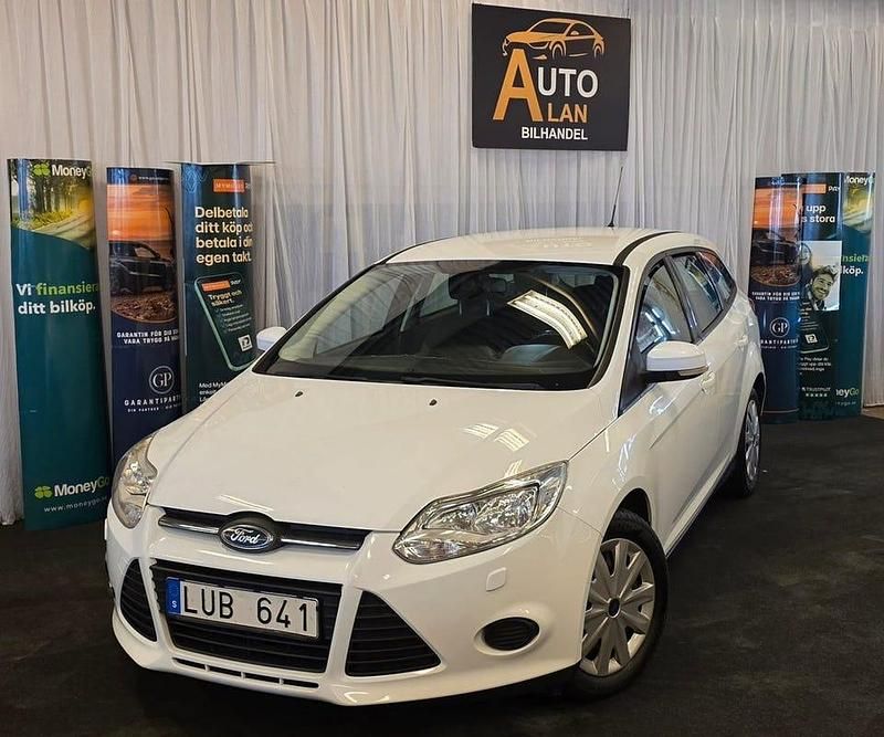 Vit Begagnad 2011 Ford Focus Trend Kombi | 87 900 kr (Lite dyr) - Bild 1/4
