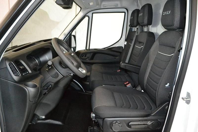 Ny Iveco Daily 176 HK (129 kW) 2025 Vit Van