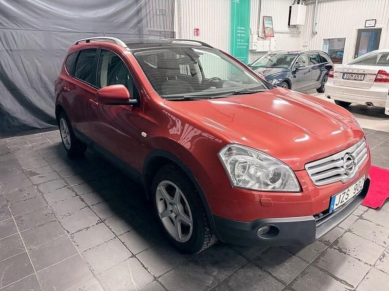 Begagnad Nissan Qashqai +2 150 HK (110 kW) 2009 Röd SUV