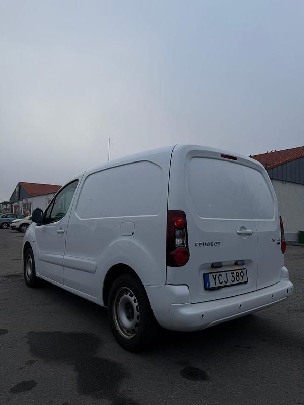 Begagnad 2016 Peugeot Partner Van | 75 999 kr (Bra pris) - Bild 1/4