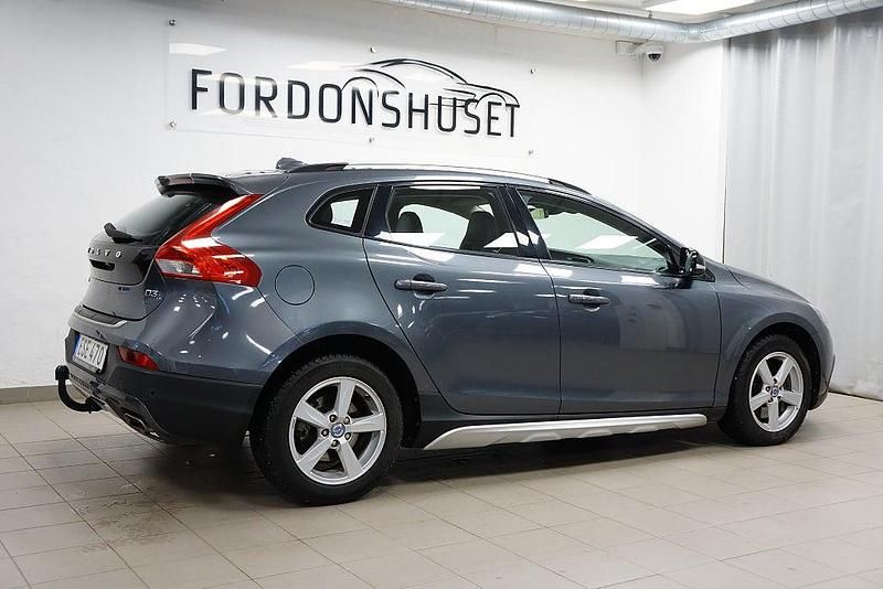Begagnad Volvo V40 Summum 150 HK (110 kW) 2013 Grå Halvkombi