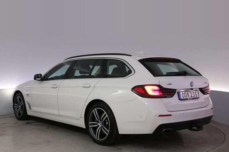 Begagnad BMW 530 292 HK (214 kW) 2023 Vit Kombi