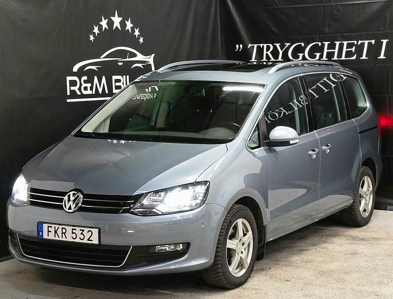 Blå Begagnad 2015 VW Sharan Minibuss | 154 800 kr (Superpris) - Bild 1/4