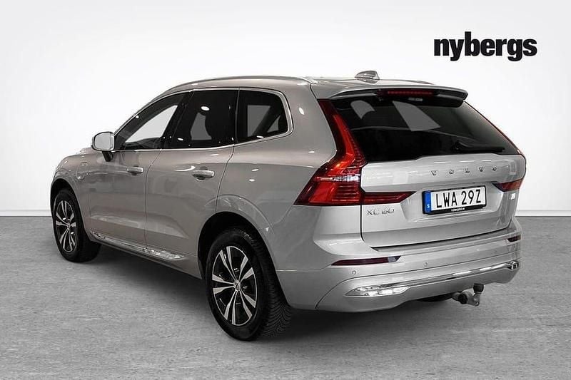 Begagnad Volvo XC60 Core 355 HK (261 kW) 2024 Silver SUV