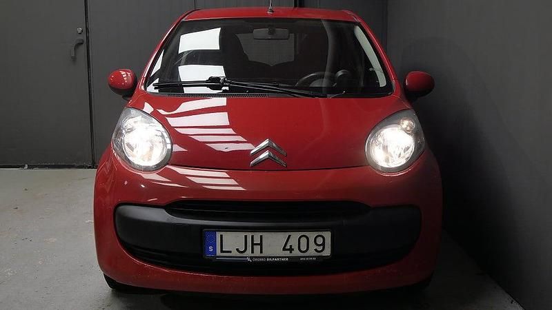 Begagnad Citroën C1 68 HK (50 kW) 2008 Röd Halvkombi