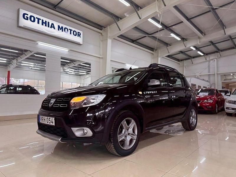 Svart Begagnad 2017 Dacia Sandero Stepway | 69 900 kr (Marknadspris) - Bild 1/4