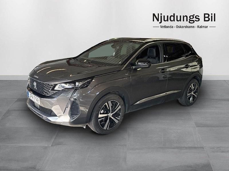 Grå Begagnad 2024 Peugeot 3008 GT SUV | 289 900 kr (Marknadspris) - Bild 1/4