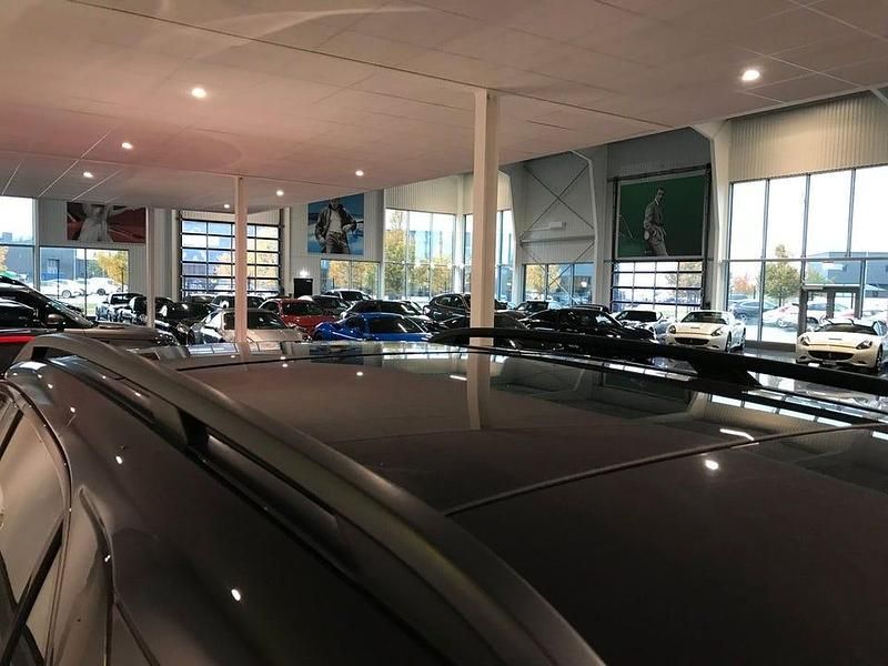 Begagnad Mercedes GLE350 Premium 333 HK (244 kW) 2021 Obsidian black metallic/svart läder/alcantaraklädsel SUV