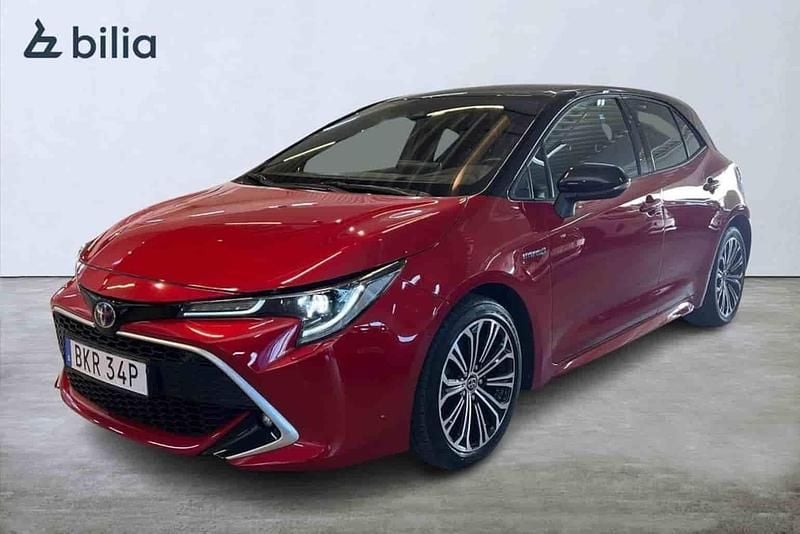 Röd Begagnad 2019 Toyota Corolla Hybrid Halvkombi | 244 900 kr - Bild 1/1