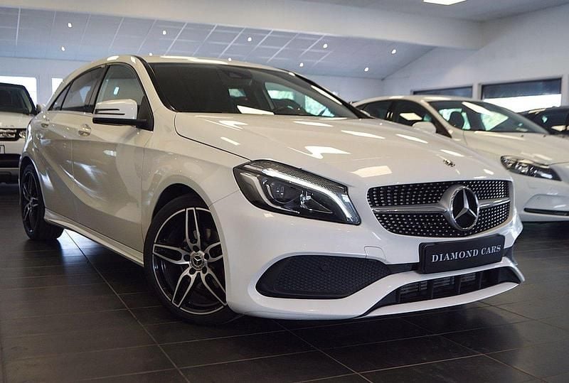 Vit Begagnad 2018 Mercedes A200 Style Halvkombi | 189 900 kr (Marknadspris) - Bild 1/4