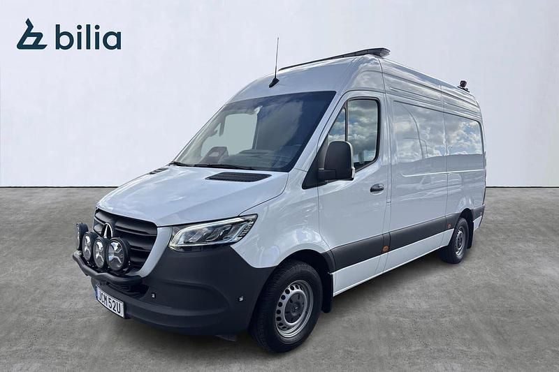 Vit Begagnad 2025 Mercedes Sprinter Van | 623 750 kr (Marknadspris) - Bild 1/4