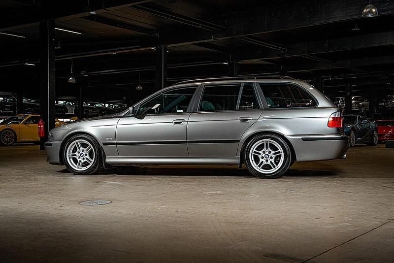 Begagnad BMW 525 M Sport 192 HK (141 kW) 2004 Grå Kombi